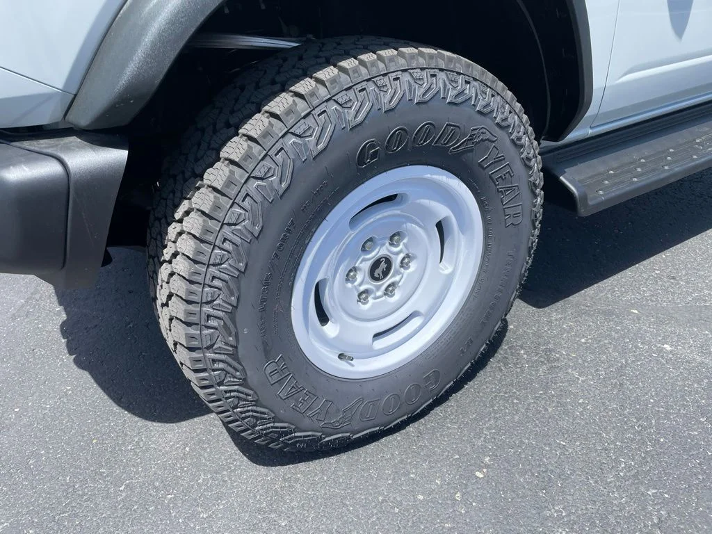 New 2026 Ford Bronco - photo 2