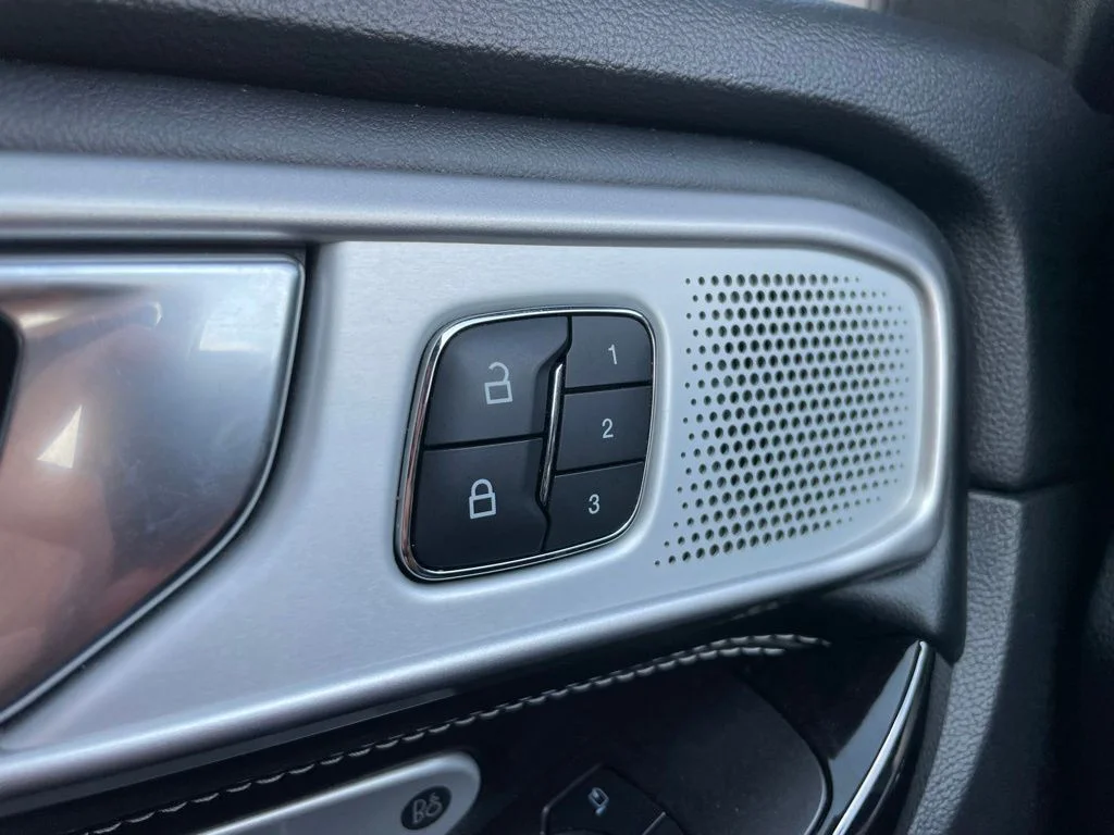 Used 2022 Ford Explorer - photo 30