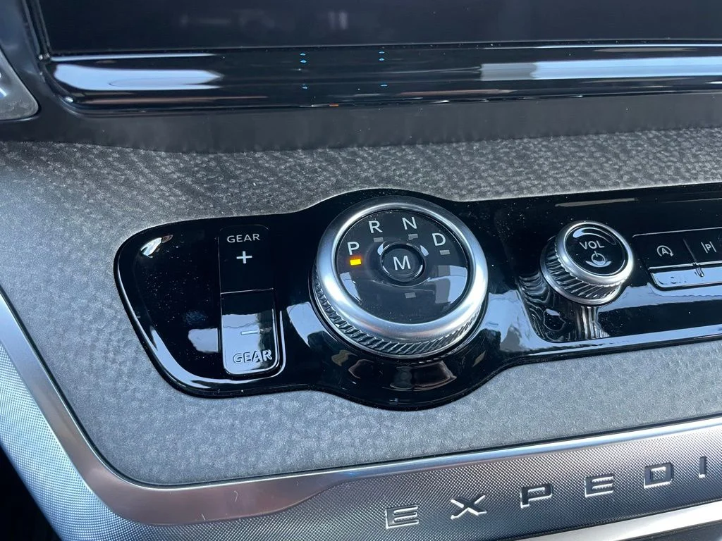 New 2026 Ford Expedition - photo 3