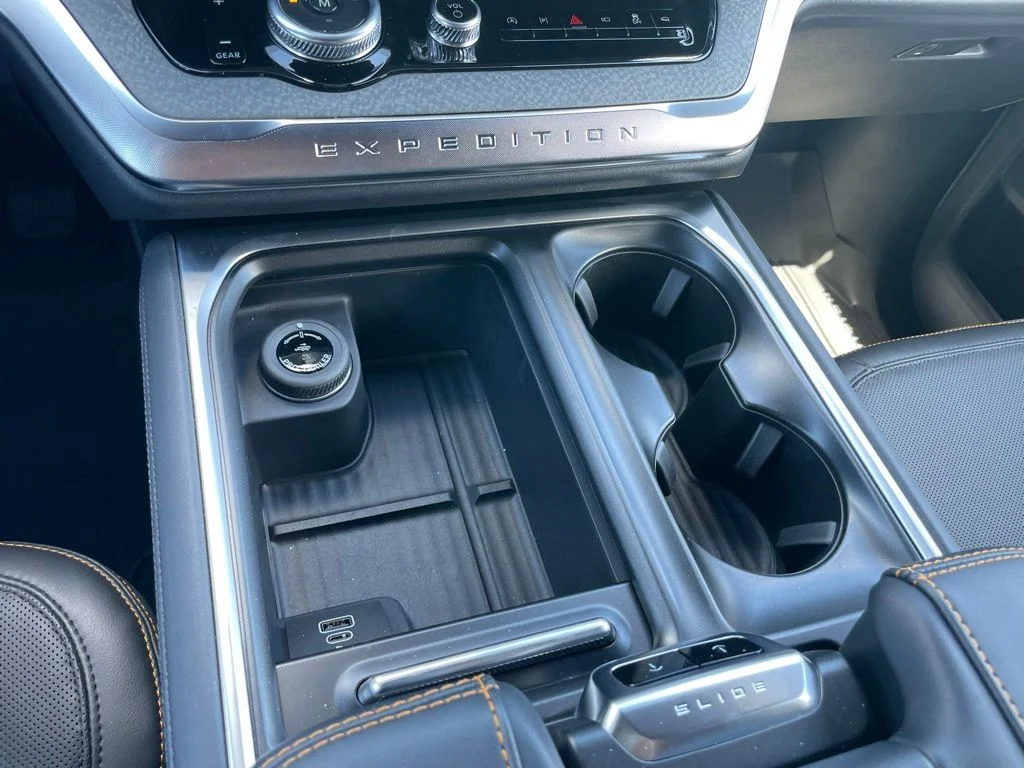 New 2026 Ford Expedition - photo 4