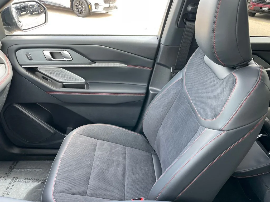 Used 2026 Ford Explorer - photo 25