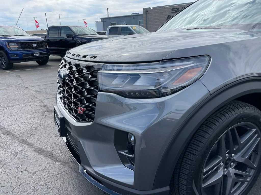 Used 2026 Ford Explorer - photo 33
