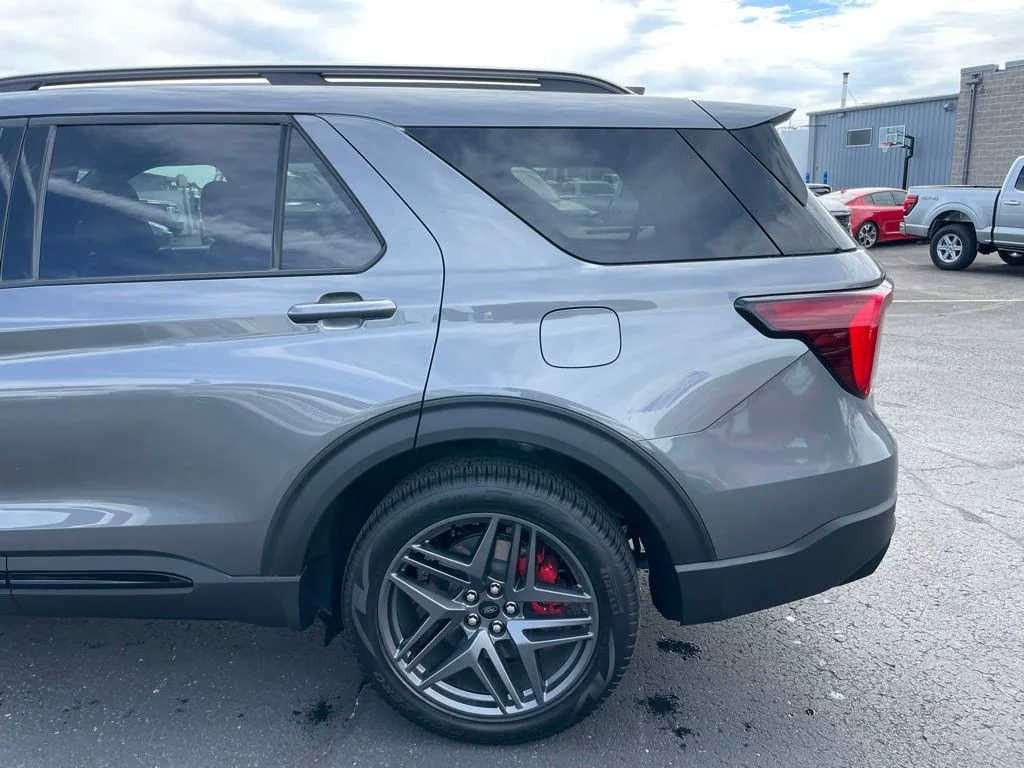 Used 2026 Ford Explorer - photo 35