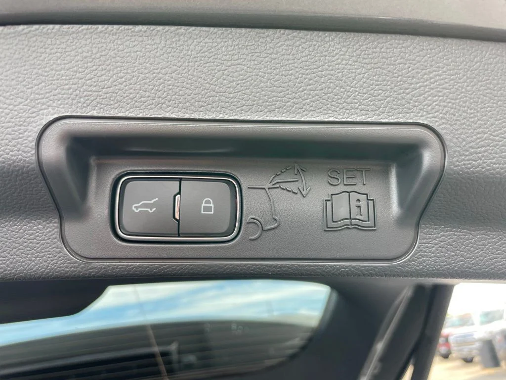 Used 2026 Ford Explorer - photo 40