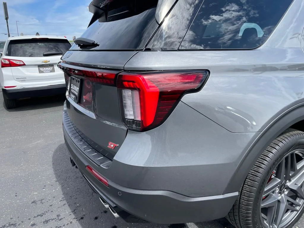 Used 2026 Ford Explorer - photo 44