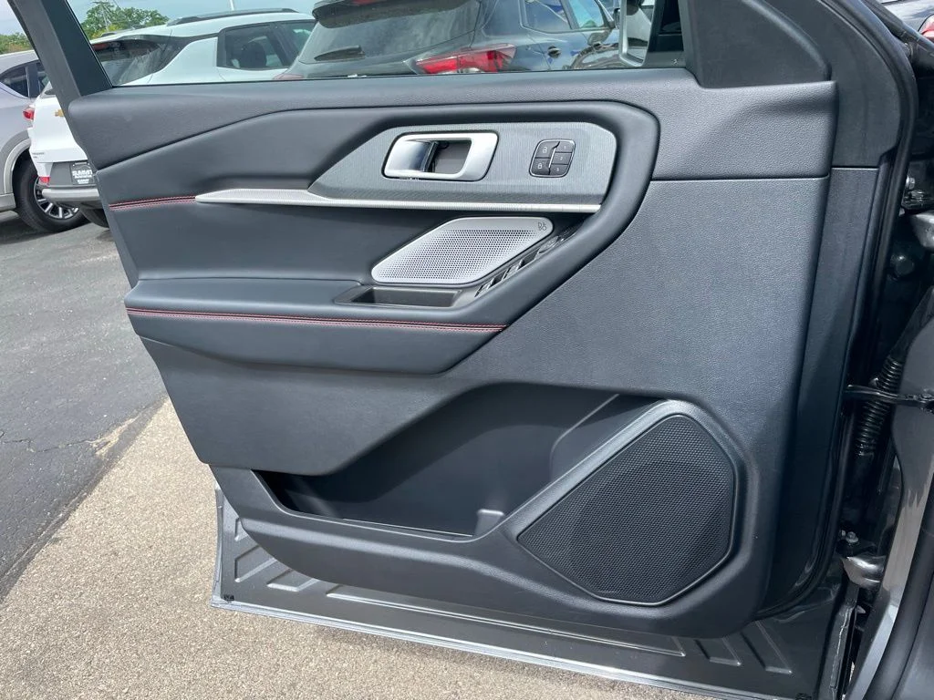 Used 2026 Ford Explorer - photo 57