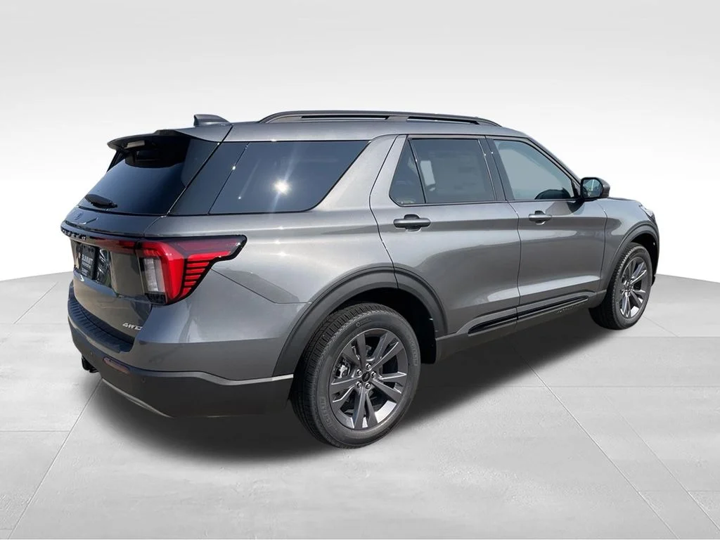New 2026 Ford Explorer - photo 2