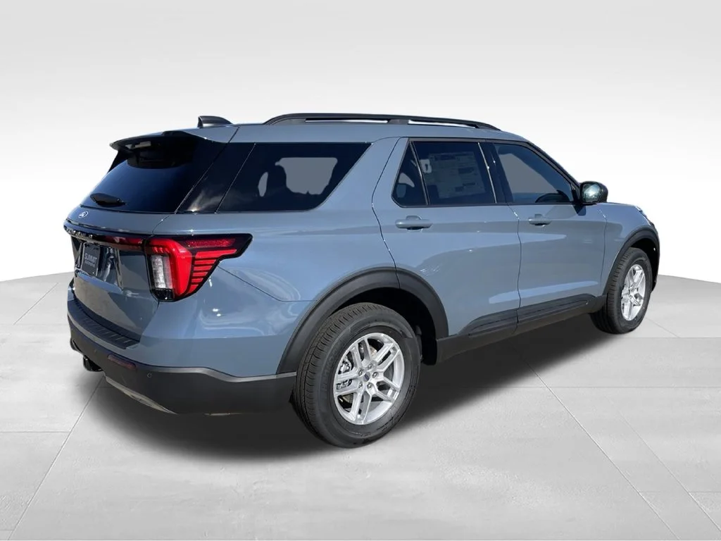 New 2027 Ford Explorer - photo 2