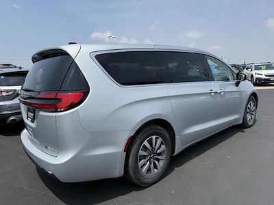 2023 Chrysler Pacifica FWD Minivan for sale #3658X - photo 2