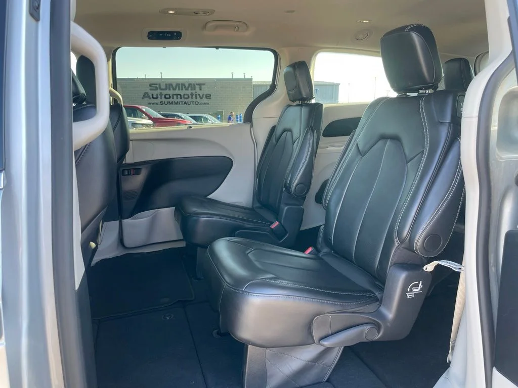 Used 2024 Chrysler Pacifica - photo 10