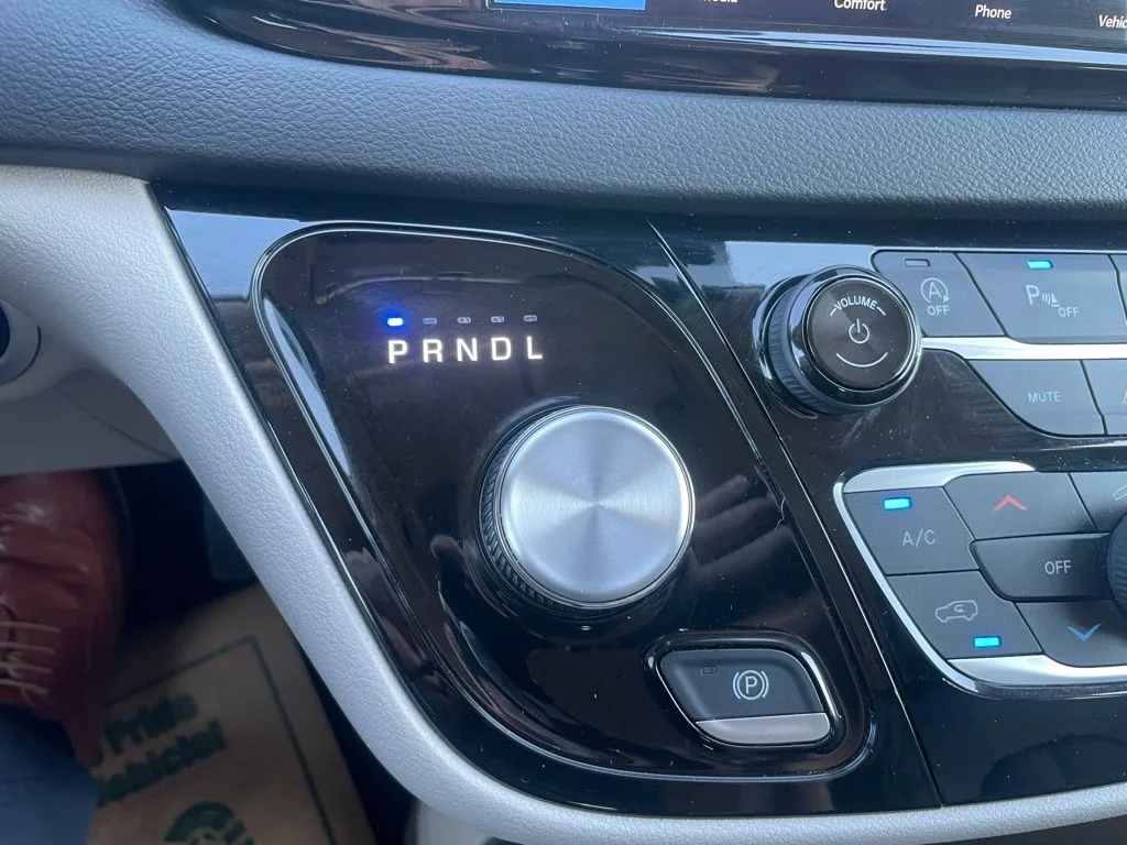 Used 2024 Chrysler Pacifica - photo 18