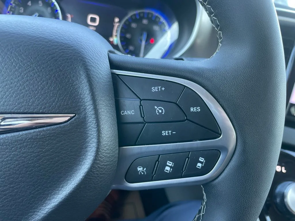Used 2024 Chrysler Pacifica - photo 24