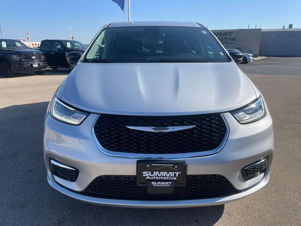 Used 2024 Chrysler Pacifica - photo 28