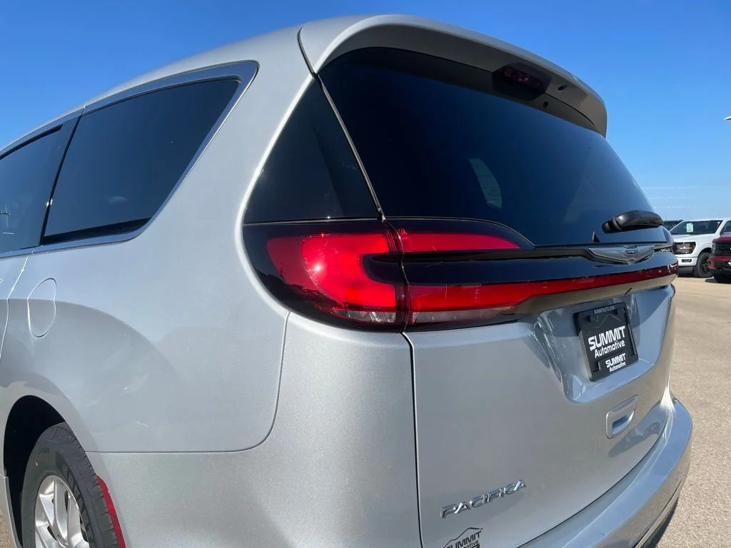 Used 2024 Chrysler Pacifica - photo 32