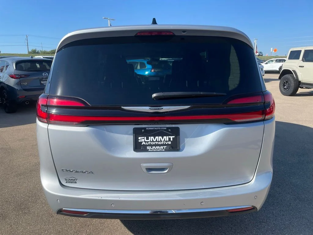 Used 2024 Chrysler Pacifica - photo 33