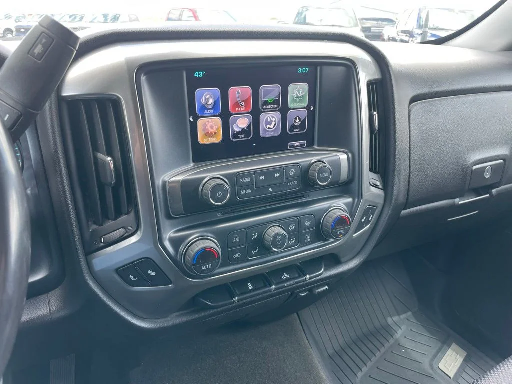 Used 2018 Chevrolet Silverado 1500 - photo 12