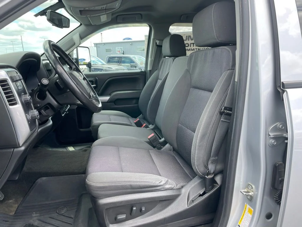 Used 2018 Chevrolet Silverado 1500 - photo 9
