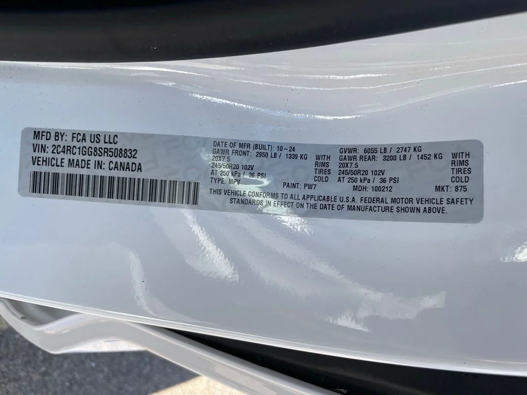 Used 2025 Chrysler Pacifica - photo 46