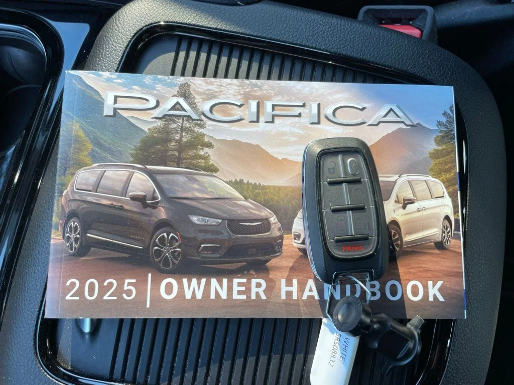 Used 2025 Chrysler Pacifica - photo 48