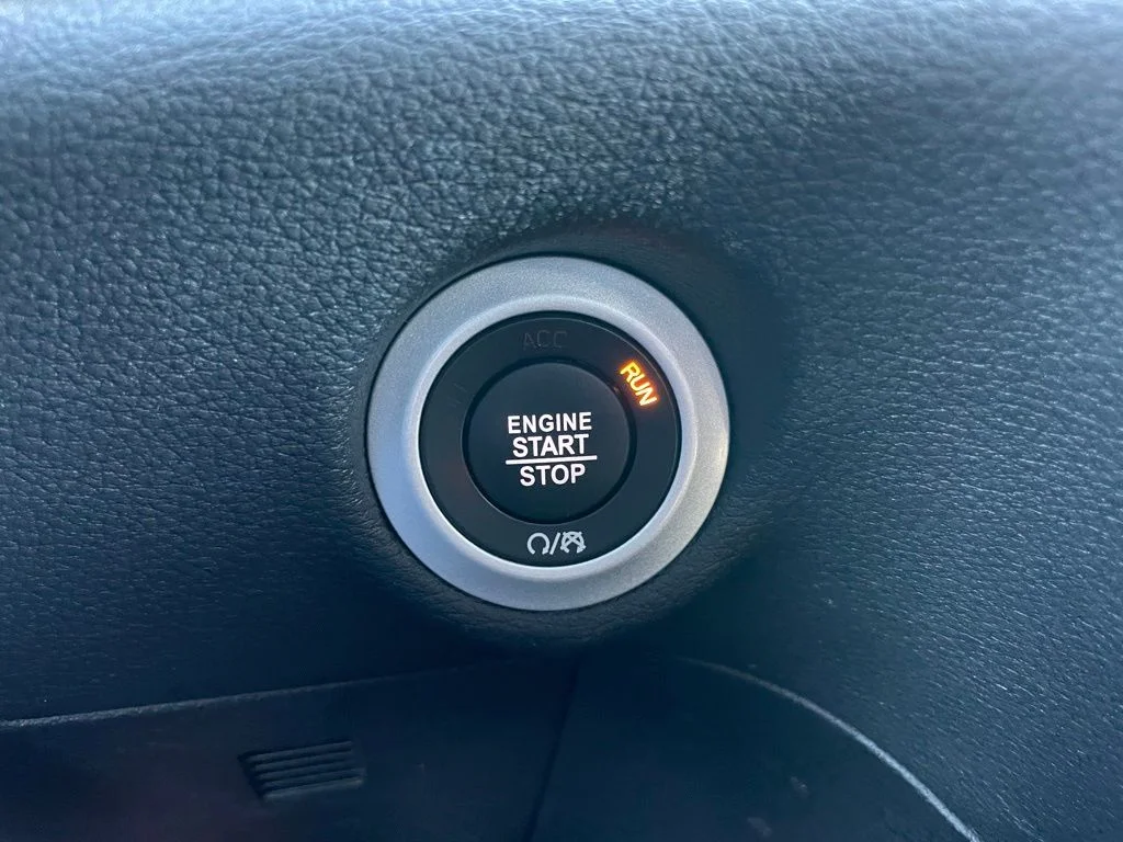 Used 2025 Chrysler Pacifica - photo 50