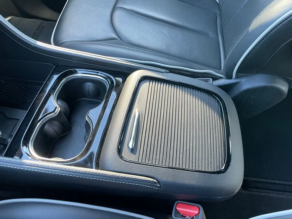 Used 2025 Chrysler Pacifica - photo 51