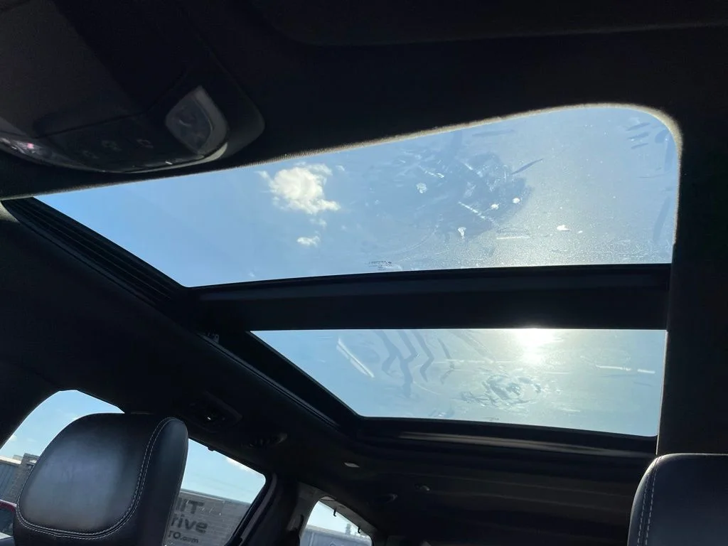 Used 2025 Chrysler Pacifica - photo 22