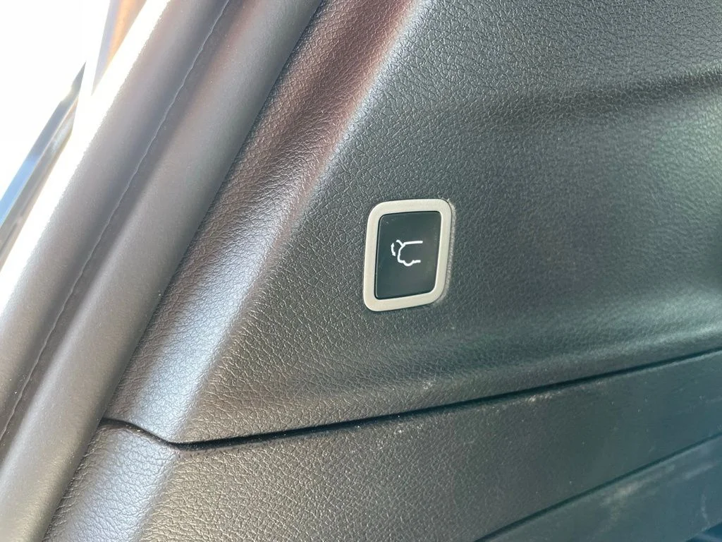 Used 2025 Chrysler Pacifica - photo 37