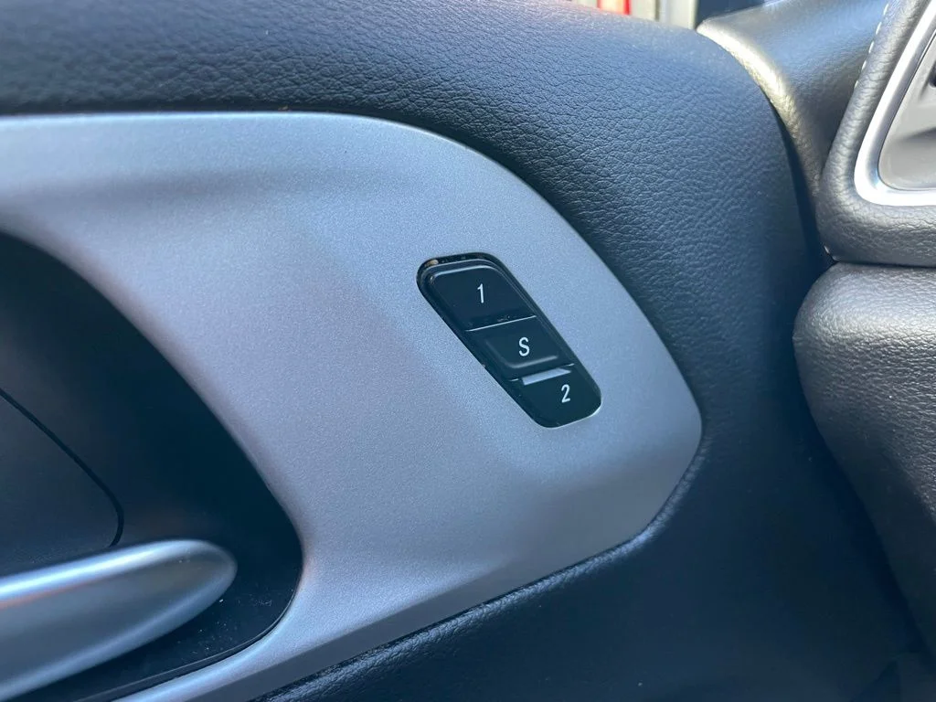 Used 2025 Chrysler Pacifica - photo 30