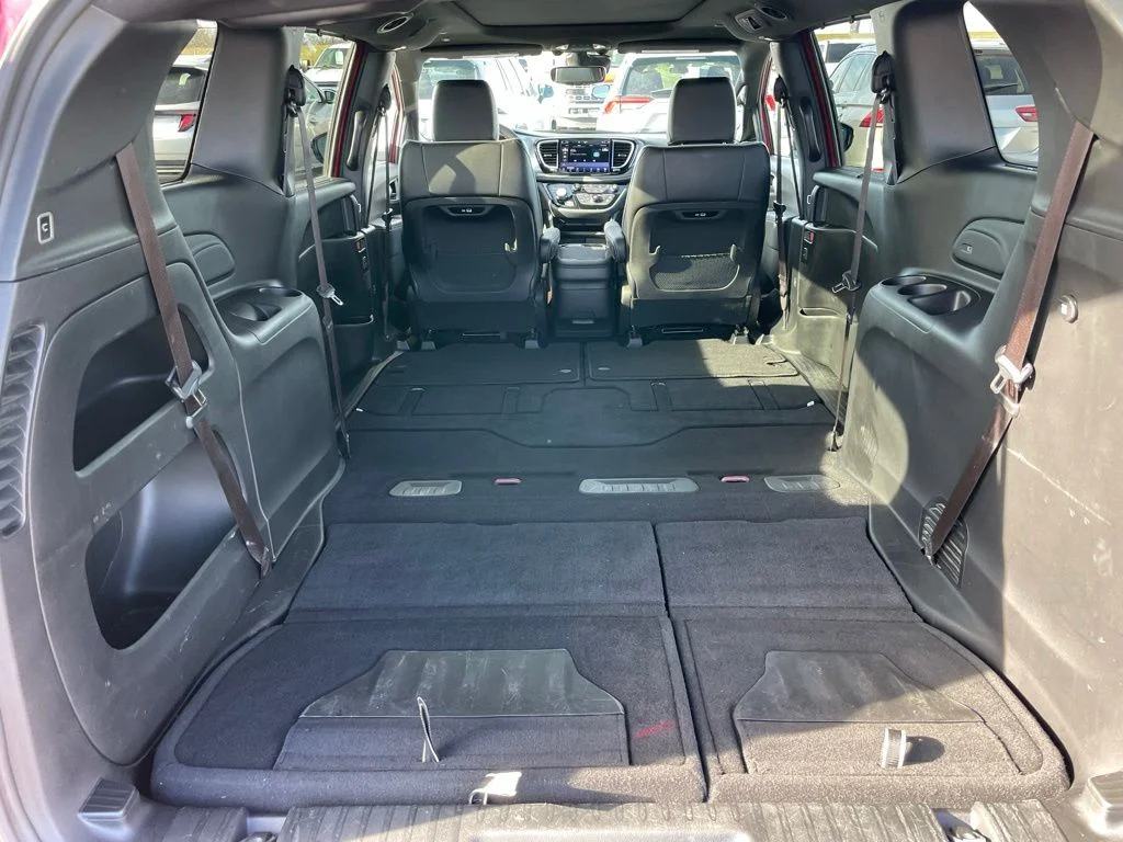 Used 2025 Chrysler Pacifica - photo 38