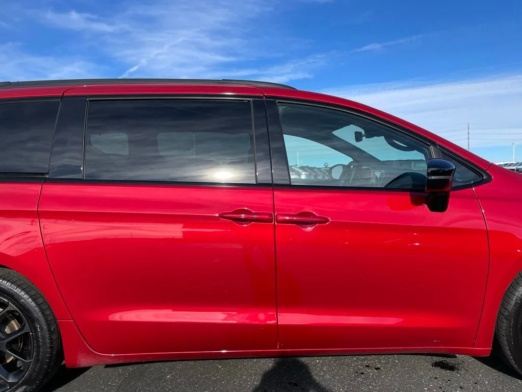 Used 2025 Chrysler Pacifica - photo 41