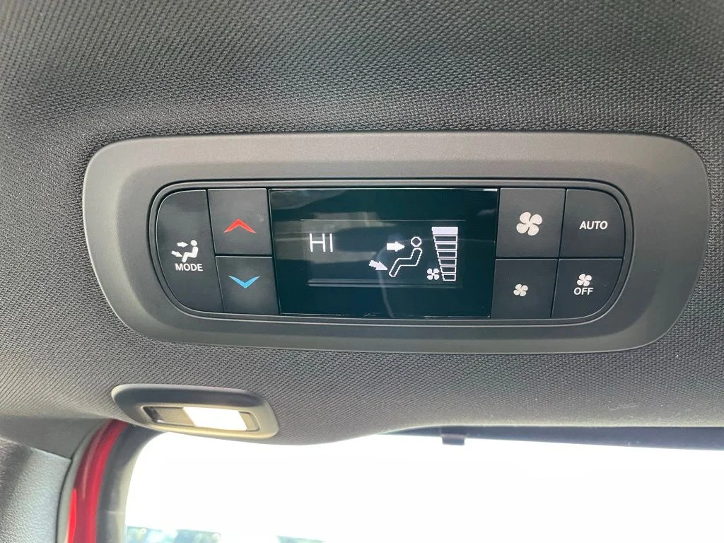 Used 2025 Chrysler Pacifica - photo 58