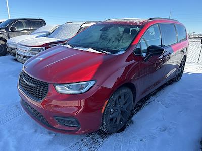 Used 2025 Chrysler Pacifica Limited Minivan for sale #3926X - photo 1