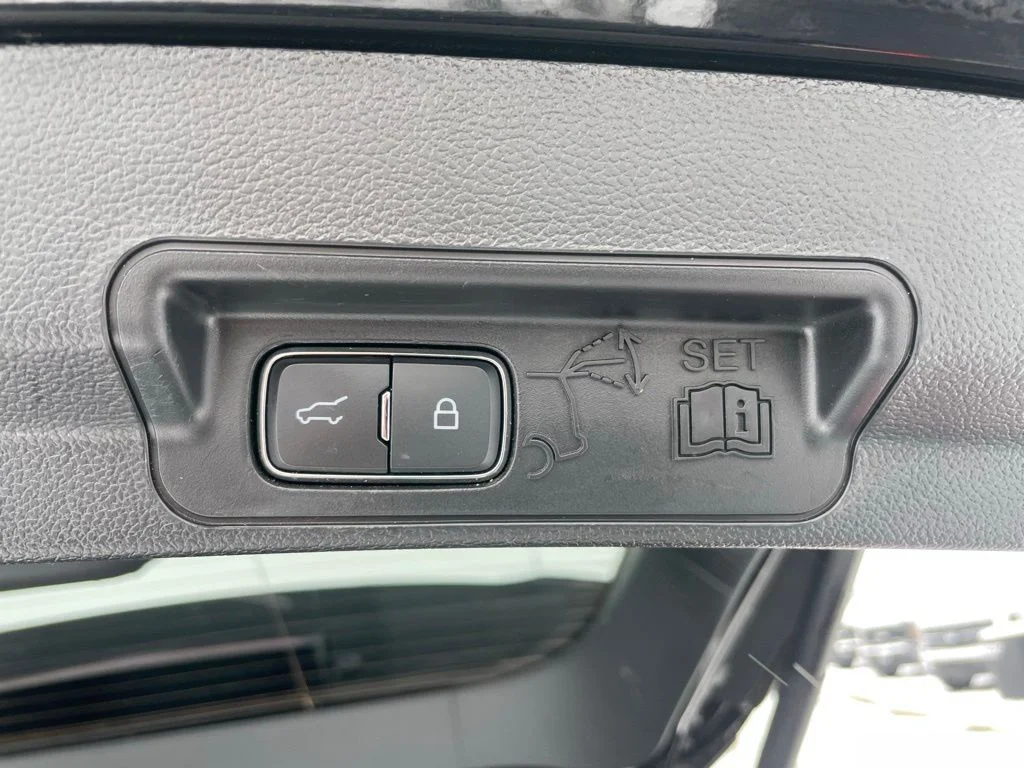 Used 2023 Ford Explorer - photo 38