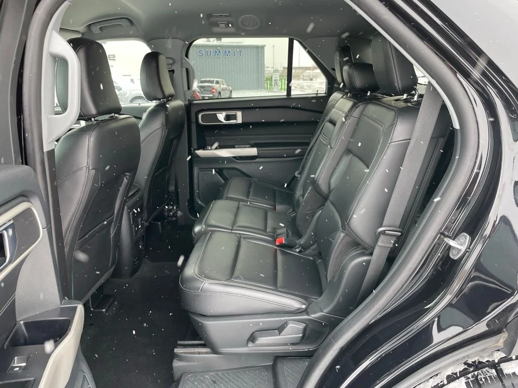Used 2023 Ford Explorer - photo 10