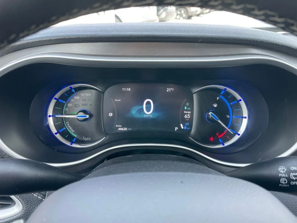 Used 2024 Chrysler Pacifica - photo 12