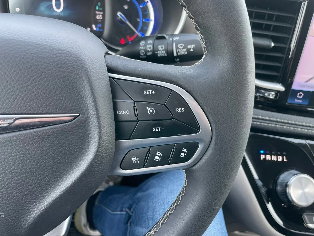 Used 2024 Chrysler Pacifica - photo 25