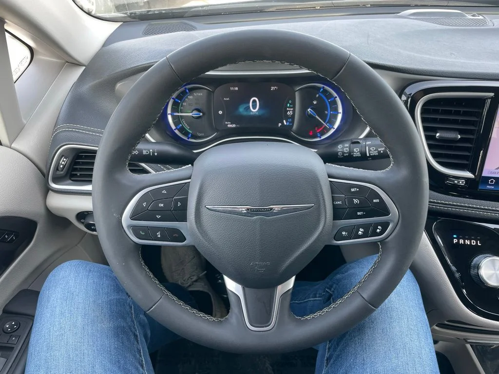 Used 2024 Chrysler Pacifica - photo 26