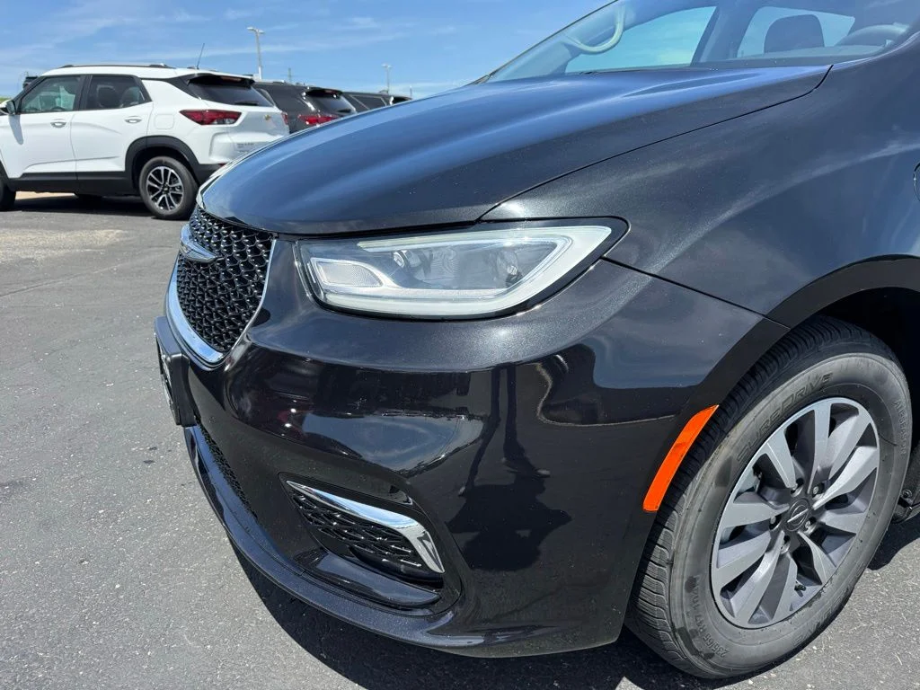 Used 2024 Chrysler Pacifica - photo 34