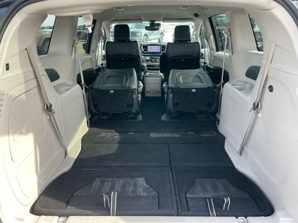 Used 2024 Chrysler Pacifica - photo 36