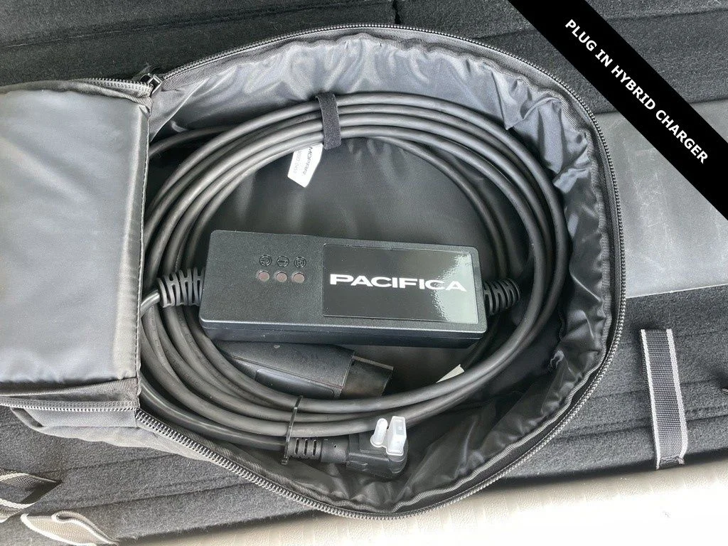 Used 2024 Chrysler Pacifica - photo 37