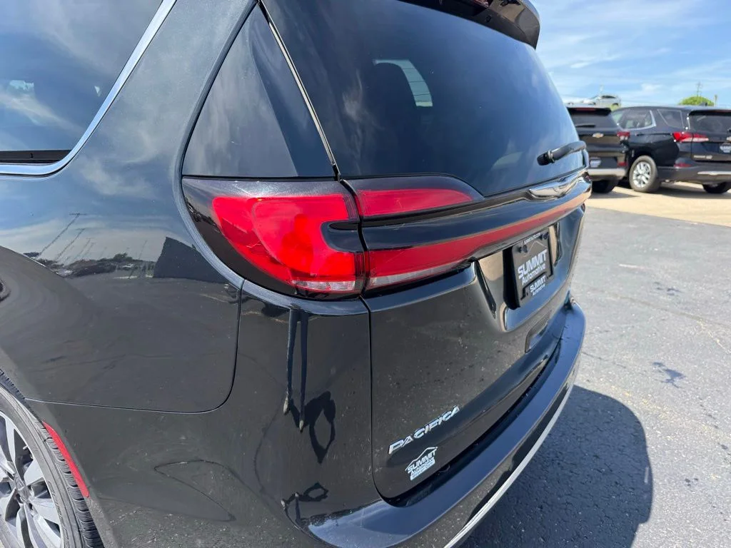 Used 2024 Chrysler Pacifica - photo 40