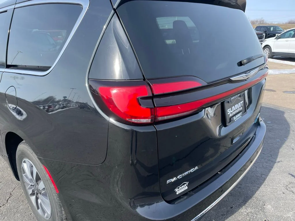 Used 2024 Chrysler Pacifica - photo 42