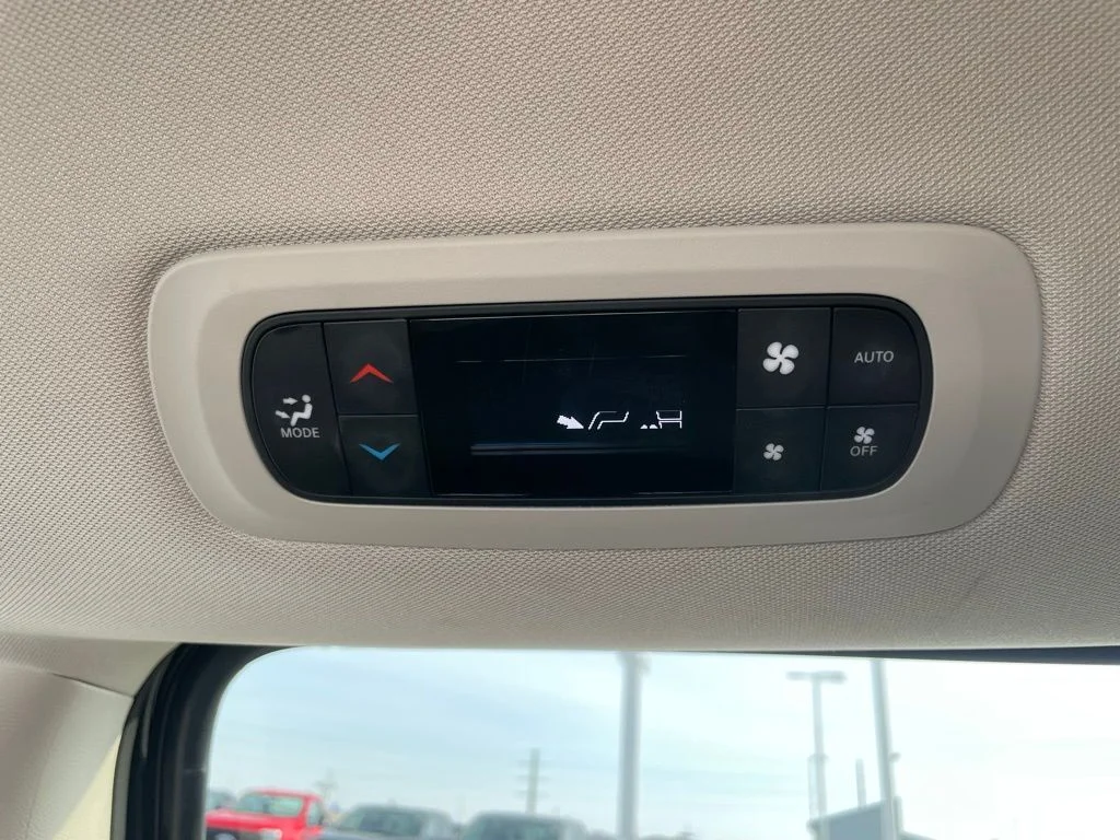 Used 2024 Chrysler Pacifica - photo 59