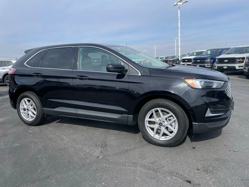 Used 2023 Ford Edge - photo 5