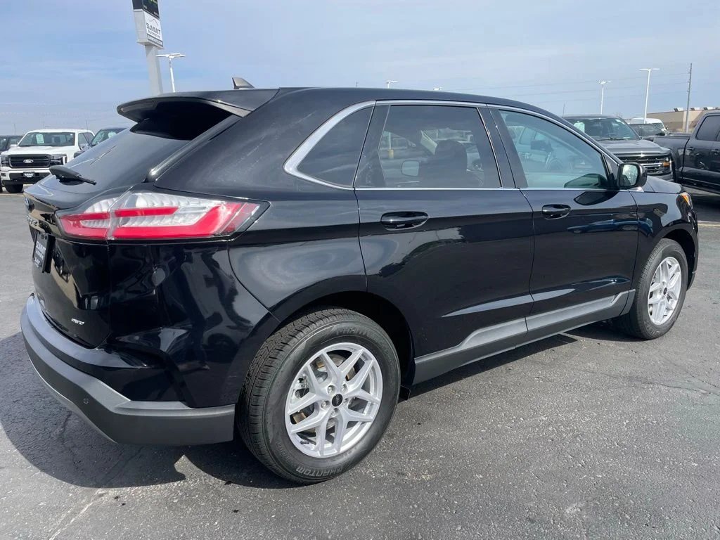 Used 2023 Ford Edge - photo 6