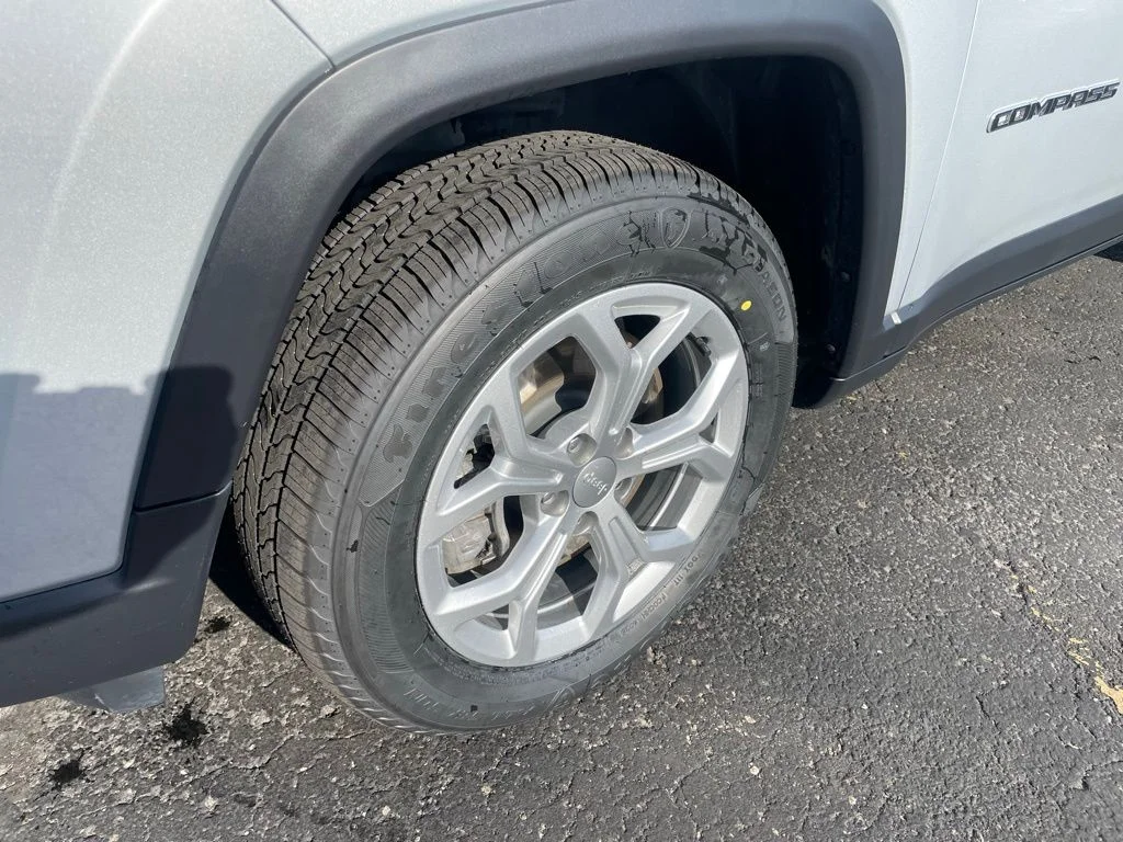 Used 2024 Jeep Compass - photo 6