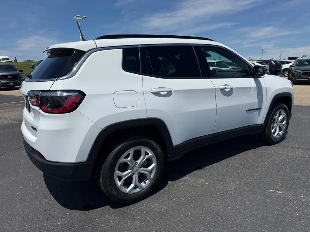 Used 2024 Jeep Compass - photo 7