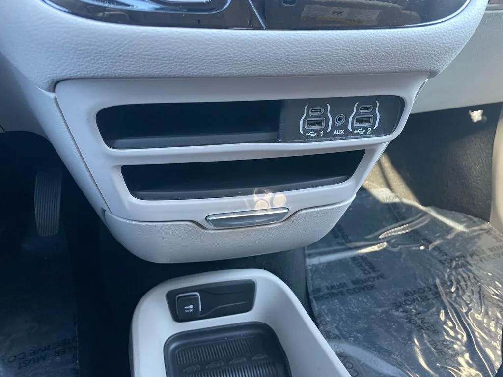 Used 2024 Chrysler Pacifica - photo 16