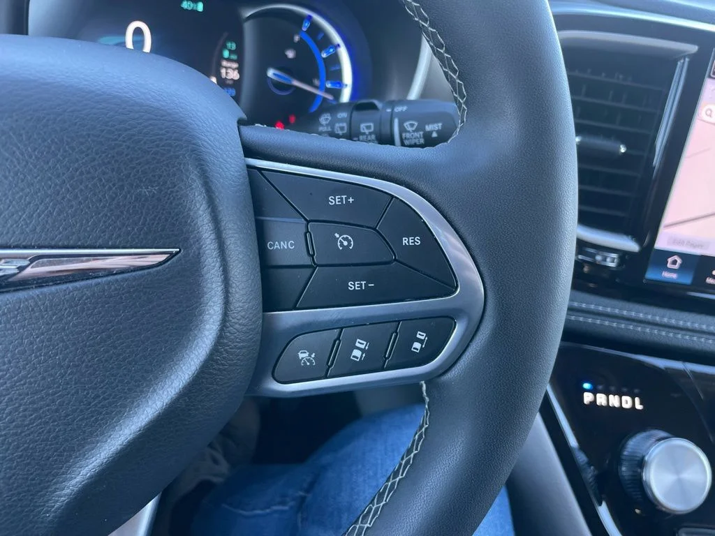 Used 2024 Chrysler Pacifica - photo 26