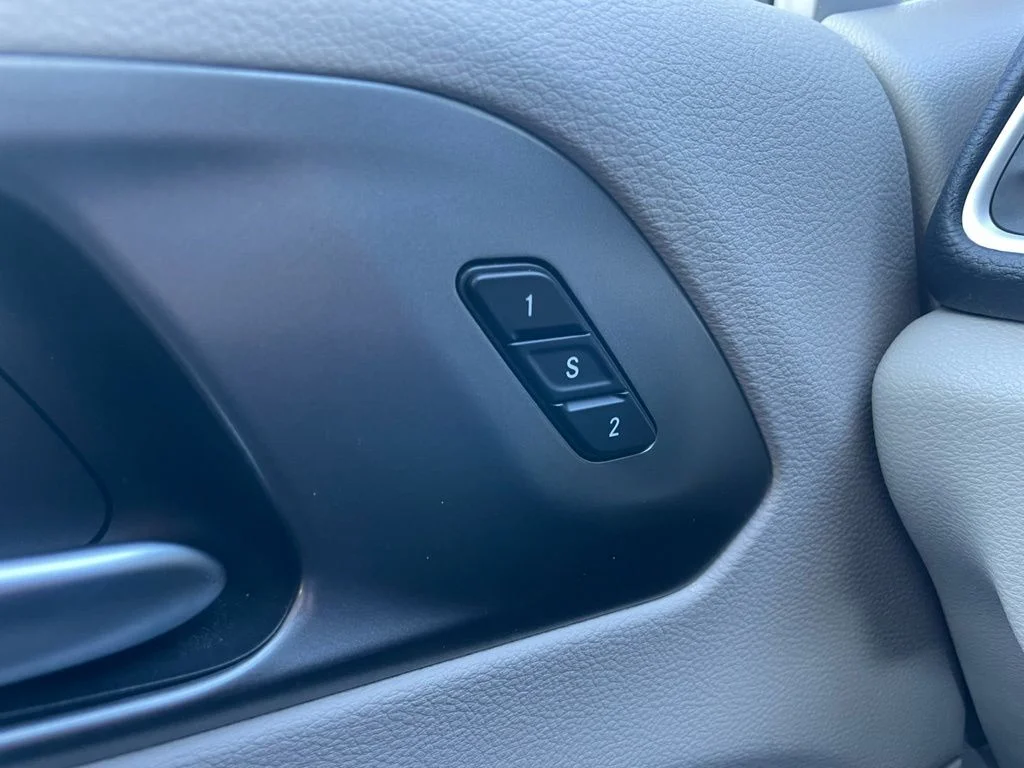 Used 2024 Chrysler Pacifica - photo 29